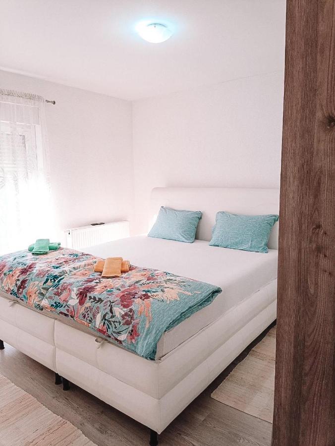 דירות מוסטר Poseidon House מראה חיצוני תמונה